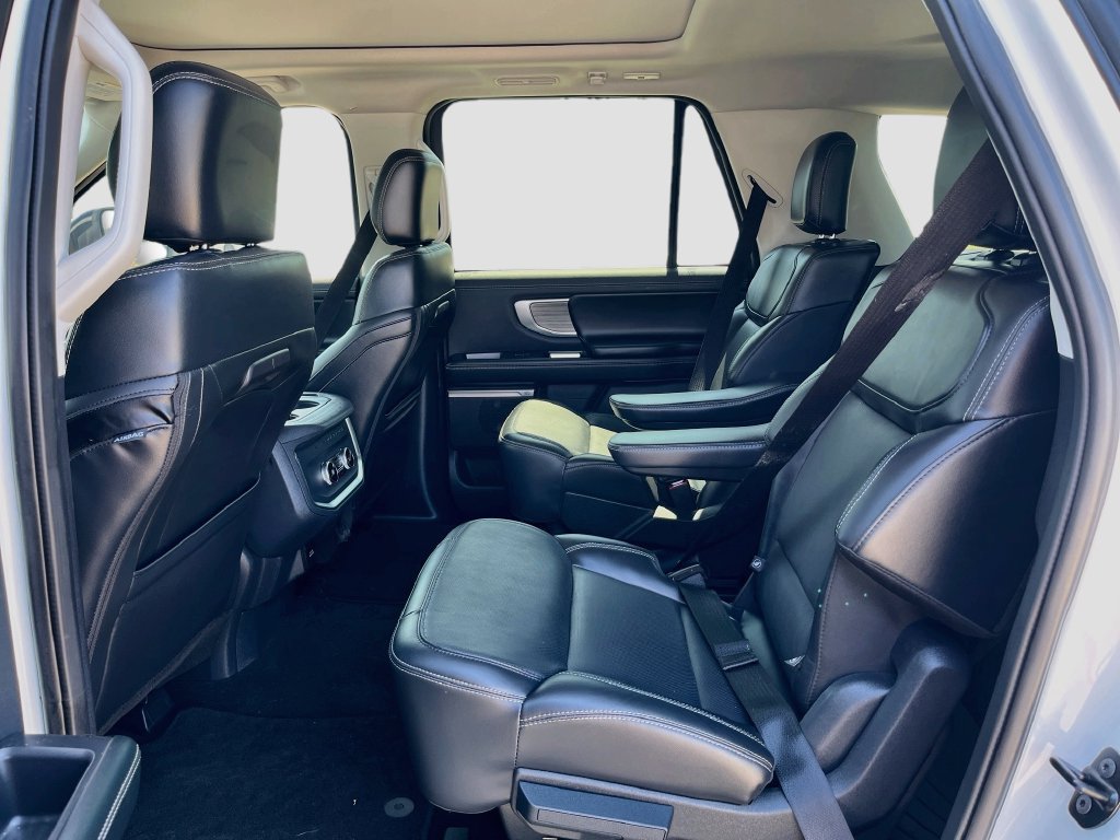 Used 2025 Ford Expedition Max Platinum AWD/4WD image 26