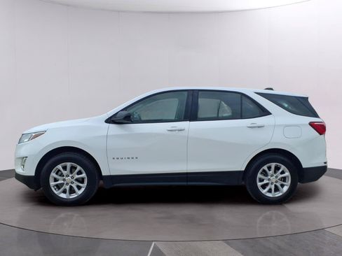 Used 2018 Chevrolet Equinox LS FWD image 2