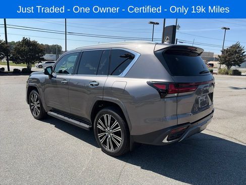 Used 2024 Lexus LX 600 4WD w/ Luxury Package image 2