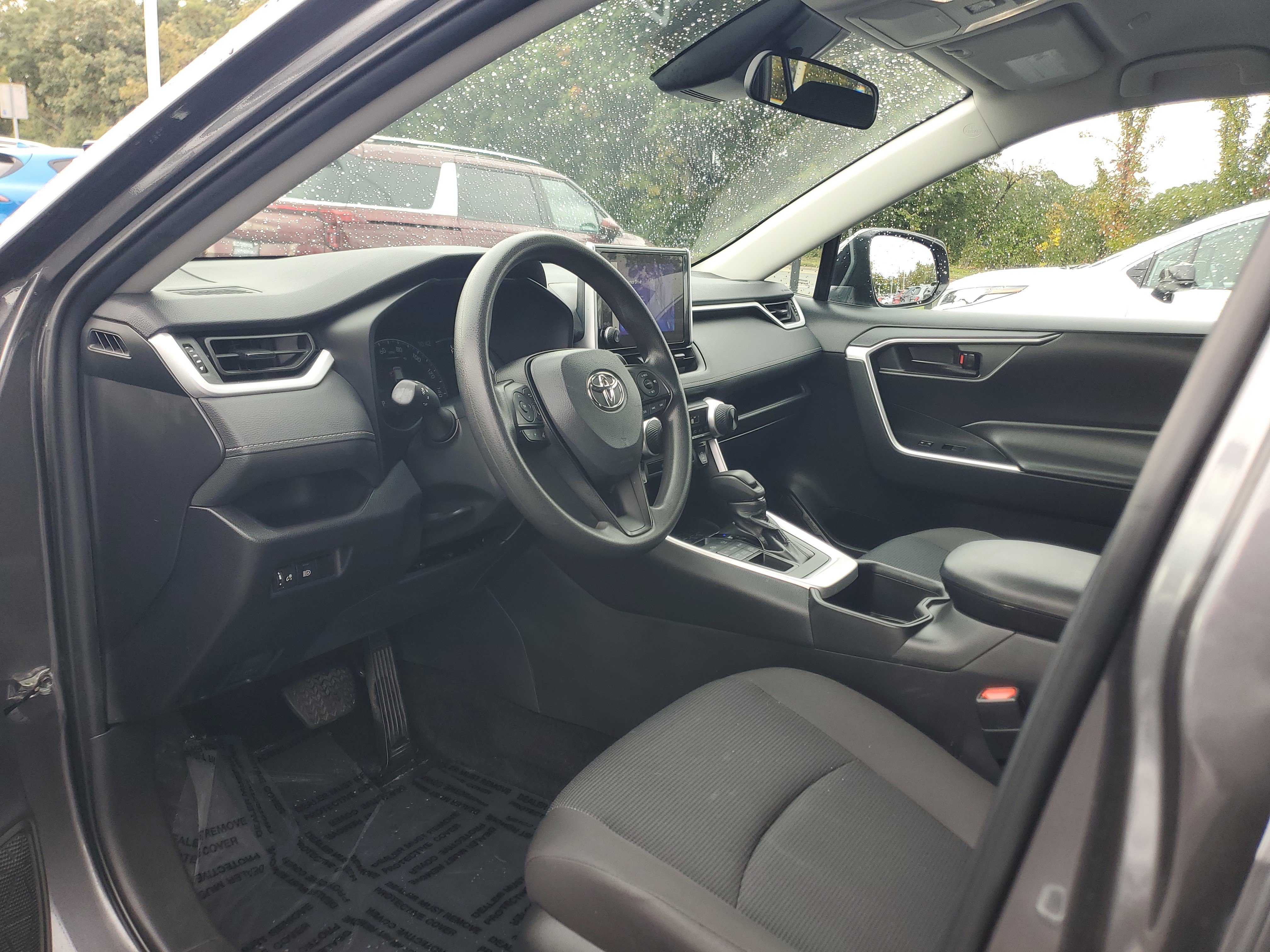 Used 2024 Toyota RAV4 LE AWD/4WD image 16