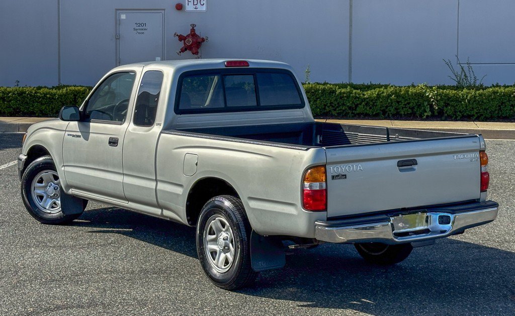 Used 2003 Toyota Tacoma 2WD Xtracab w/ SR5 Pkg image 14