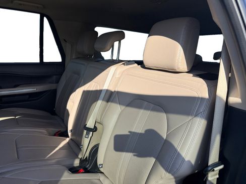 Used 2023 Ford Expedition Max Limited image 16