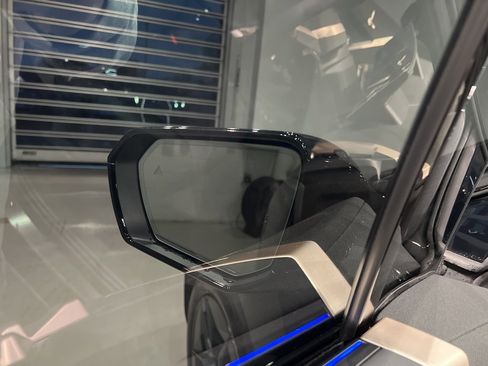 Used 2026 BMW iX xDrive45 w/ Premium Package image 16