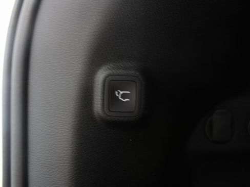 Used 2023 Jeep Cherokee Altitude Lux image 17