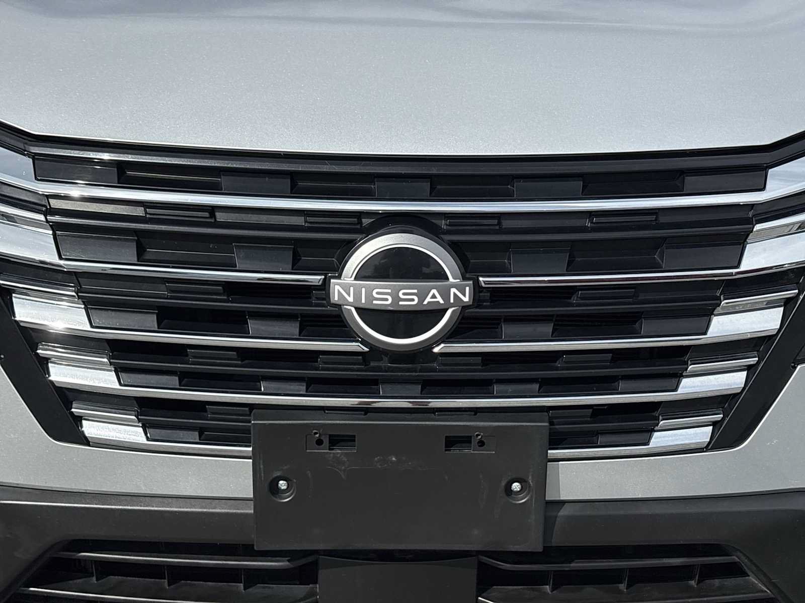 Used 2025 Nissan Rogue SV FWD image 30