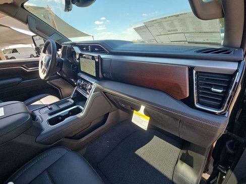 New 2026 GMC Sierra 2500 Denali w/ Denali Reserve Package image 29