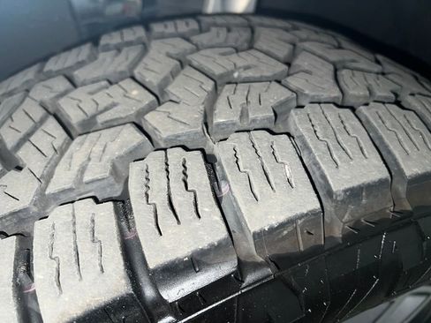 Used 2019 Jeep Grand Cherokee Overland image 31