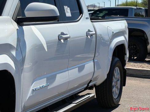 New 2026 Toyota Tacoma SR5 AWD/4WD image 10