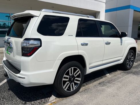 Used 2022 Toyota 4Runner Limited AWD/4WD image 4