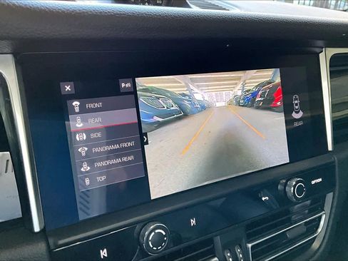 Used 2023 Porsche Macan S image 26