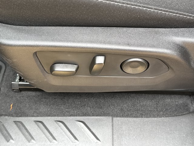 Used 2026 Chevrolet Colorado LT RWD image 14