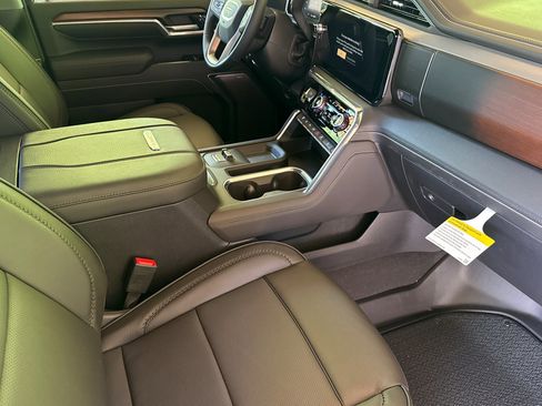 New 2026 GMC Sierra 2500 Denali w/ Denali Reserve Package AWD/4WD image 16