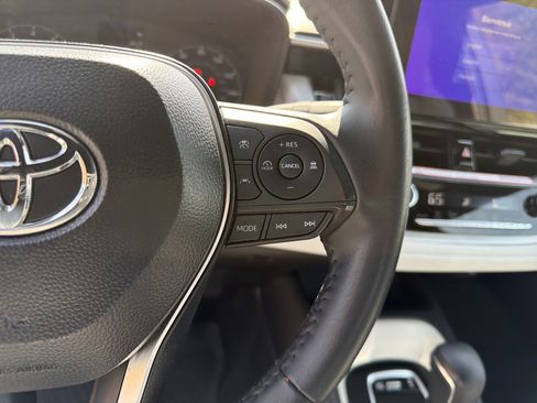 Used 2025 Toyota Corolla SE image 25