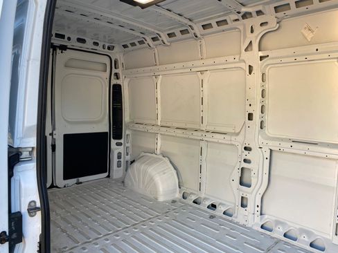 Used 2026 RAM ProMaster 2500 w/ Convenience Group FWD image 32