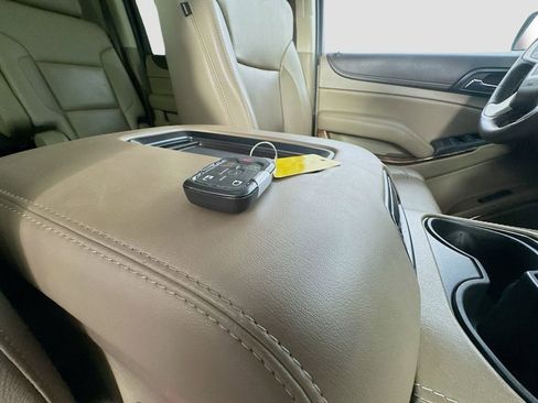 Used 2018 GMC Yukon XL SLT w/ Open Road Package AWD/4WD image 44