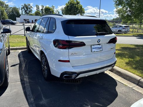 Used 2024 BMW X5 sDrive40i w/ M Sport Package RWD image 15