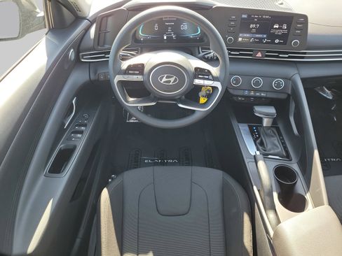 New 2026 Hyundai Elantra SE image 13