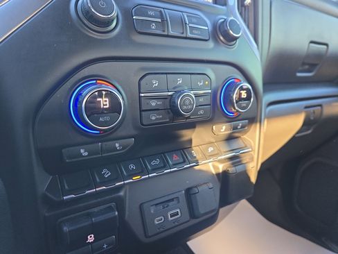 Used 2021 Chevrolet Silverado 1500 LT image 27