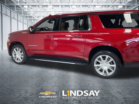 Used 2024 Chevrolet Suburban High Country w/ Advanced Technology Package image 7