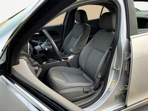Used 2016 Chevrolet Malibu LS image 25