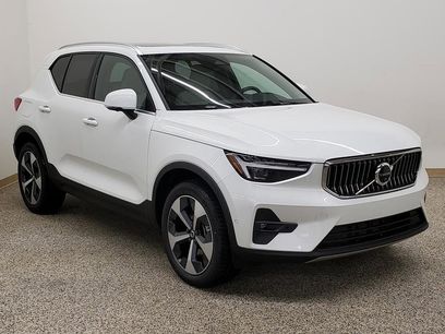 New 2025 Volvo XC40 B5 Plus w/ Protection Package Premier