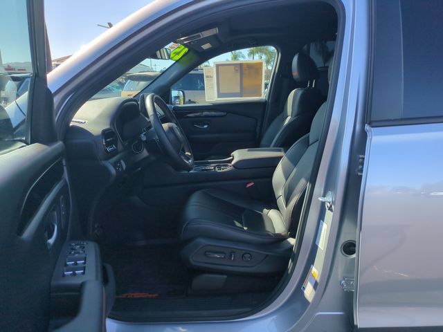 Used 2025 Honda Pilot TrailSport image 15