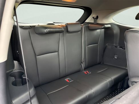 Used 2023 Toyota Highlander Limited image 11