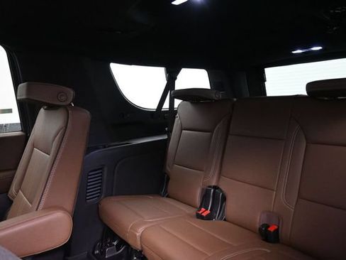 New 2026 Chevrolet Suburban High Country AWD/4WD image 9