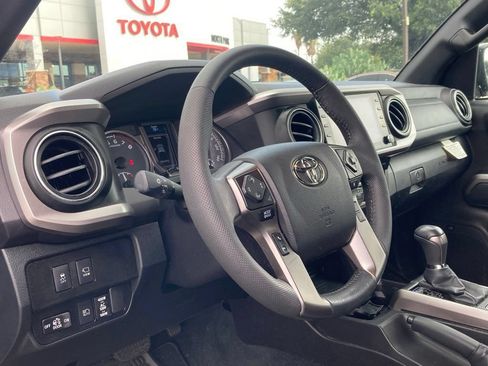 Used 2022 Toyota Tacoma Limited RWD image 9