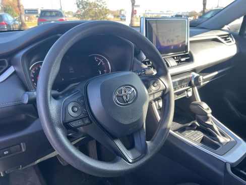 Used 2024 Toyota RAV4 XLE image 4