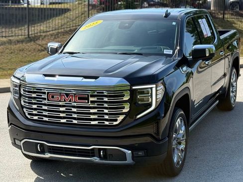 Used 2025 GMC Sierra 1500 Denali w/ Denali Reserve Package AWD/4WD image 10
