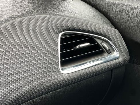 Used 2019 Chevrolet Cruze LS FWD image 14