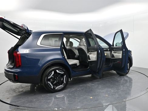 New 2025 Kia Telluride S image 52