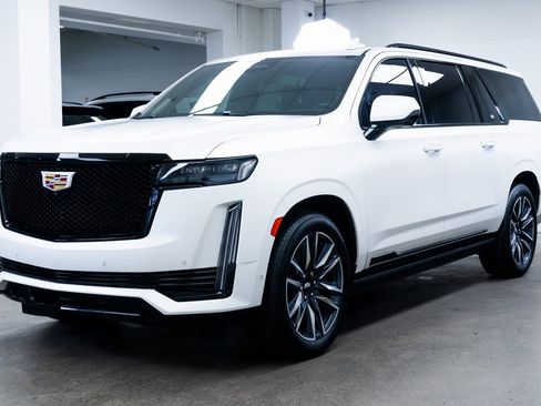 Used 2022 Cadillac Escalade ESV Sport w/ Touring Package image 3