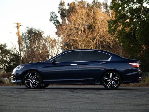 Used 2016 Honda Accord Sport image 13