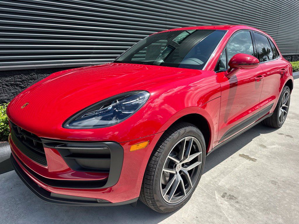 Used 2026 Porsche Macan AWD/4WD image 6