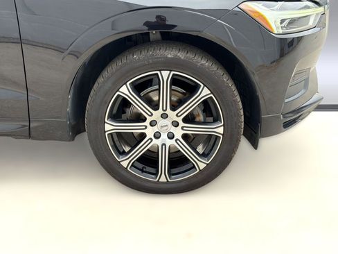 Used 2020 Volvo XC60 T5 Momentum image 12