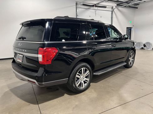 Used 2023 Ford Expedition XLT AWD/4WD image 3