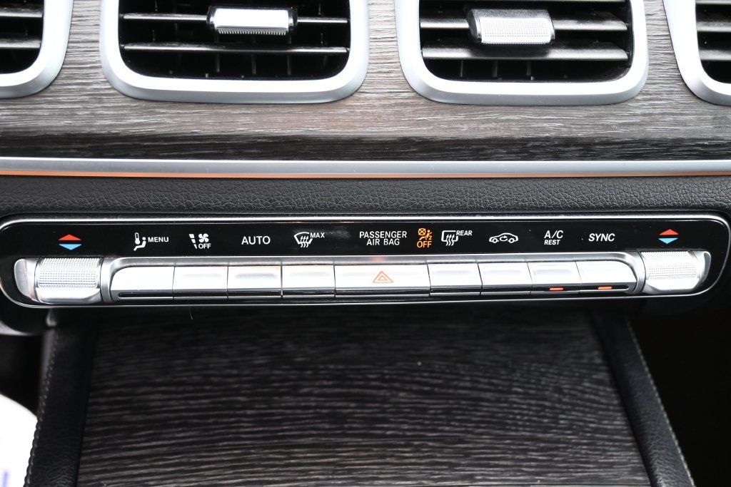 Used 2022 Mercedes-Benz GLE 350 4MATIC w/ Premium Package image 32