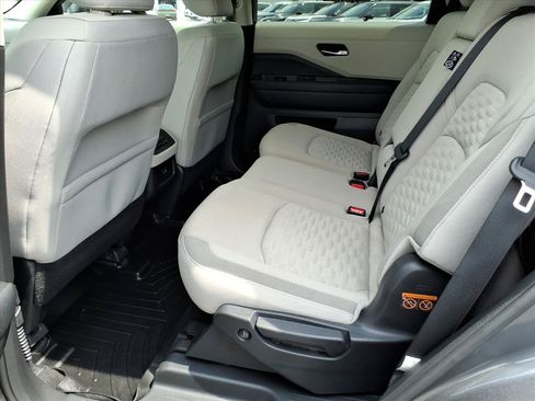 Used 2022 Nissan Pathfinder SV AWD/4WD image 10