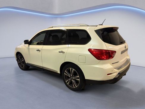 Used 2017 Nissan Pathfinder Platinum AWD/4WD image 4