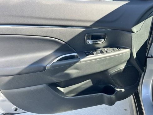 Used 2024 Mitsubishi Outlander Sport ES image 9