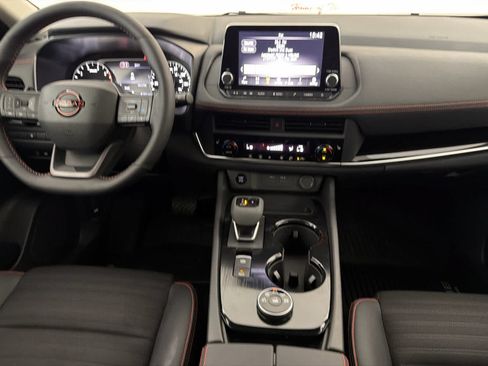 New 2026 Nissan Rogue SV AWD/4WD image 19