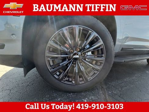 Used 2025 Cadillac Escalade Sport w/ LPO, ONYX Package image 8