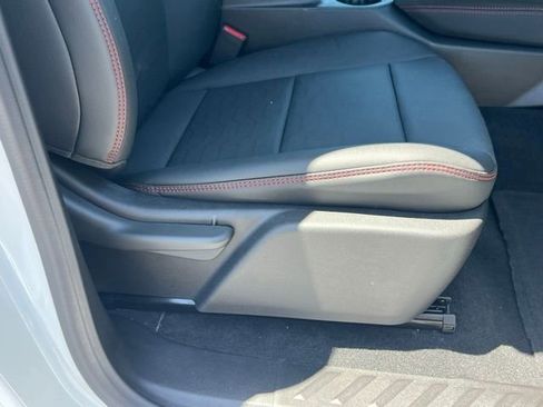 New 2025 Chevrolet Colorado Z71 w/ Technology Package AWD/4WD image 17