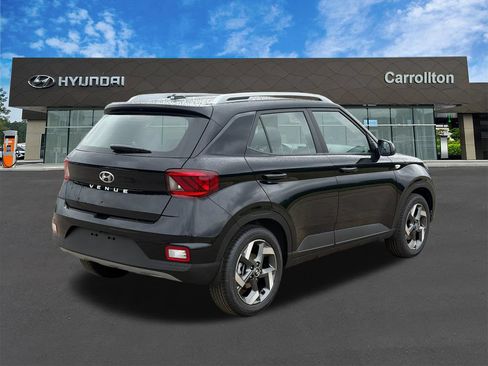 New 2026 Hyundai Venue SEL FWD image 6