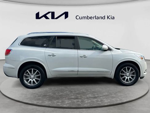 Used 2017 Buick Enclave Leather FWD image 6