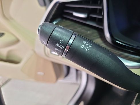 Used 2018 Cadillac XT5 FWD image 49