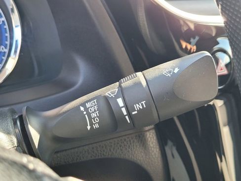 Used 2018 Toyota Corolla LE image 28