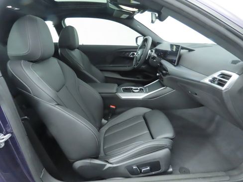 Used 2025 BMW 230i Coupe w/ Convenience Package image 21